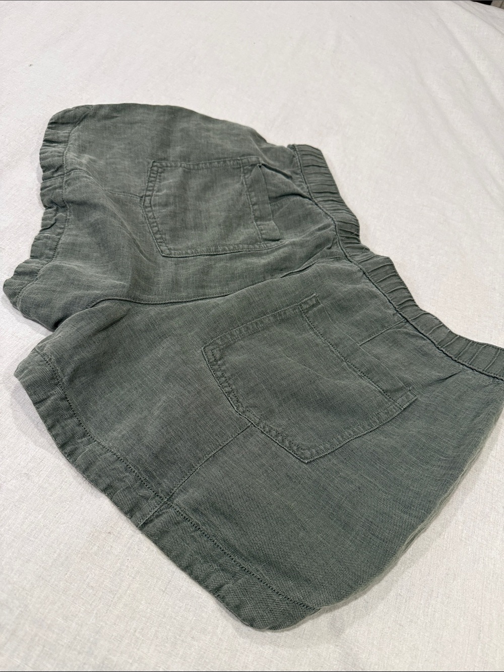 C&C California Olive Green Drawstring Casual Shorts - Picture 7 of 10